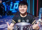 Uzi爆冷击败中国队，战术调整引爆全场！的简单介绍