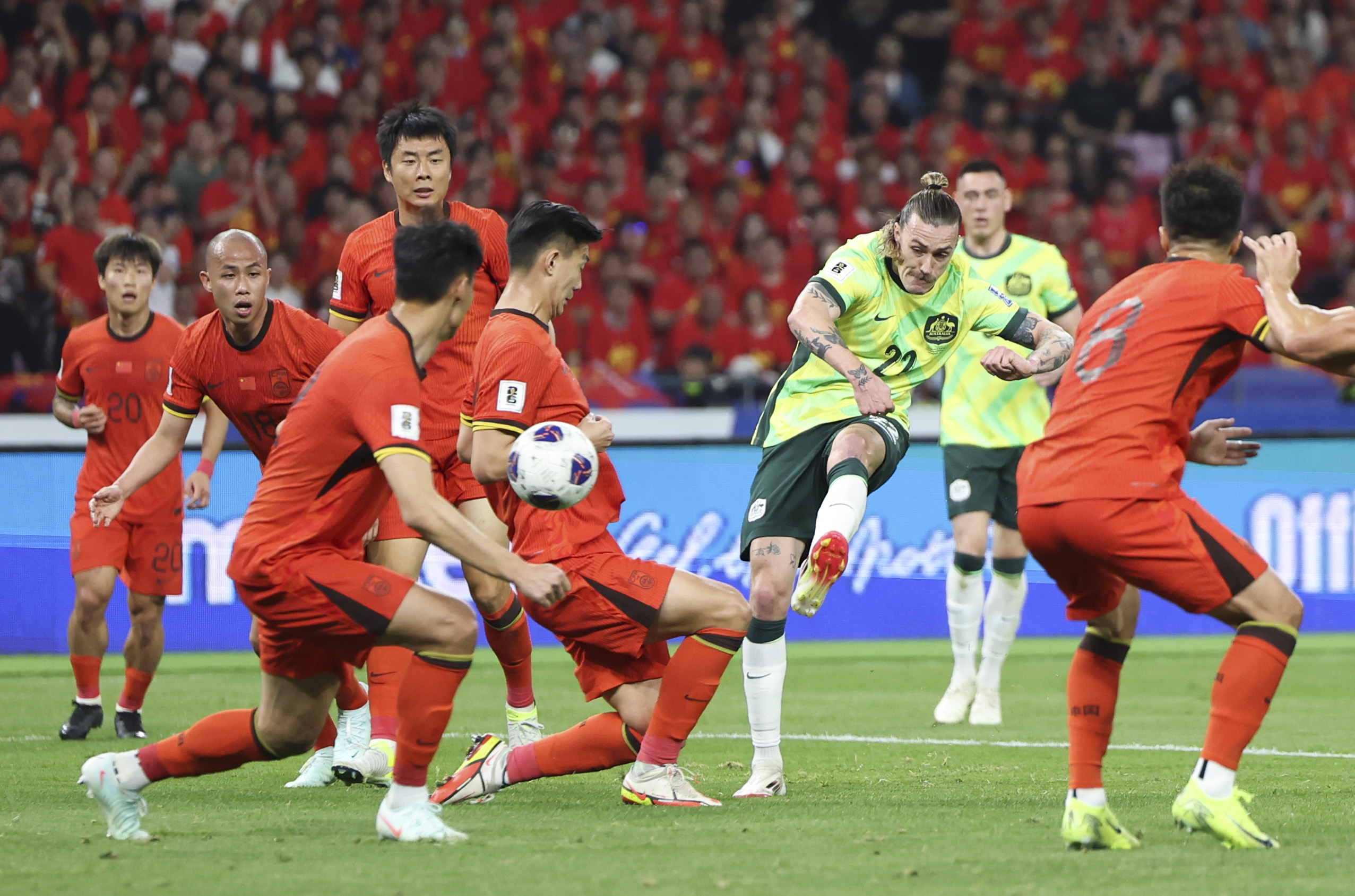 顶级对决!亚洲足球赛场强力碰撞 顶级对决!亚洲足球赛场强力碰撞