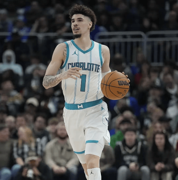 关于黄蜂陷入低谷,迎来胜利连败,状态爆棚球队命运悬念!的信息 关于黄蜂陷入低谷,迎来胜利连败,状态爆棚球队命运悬念!的信息